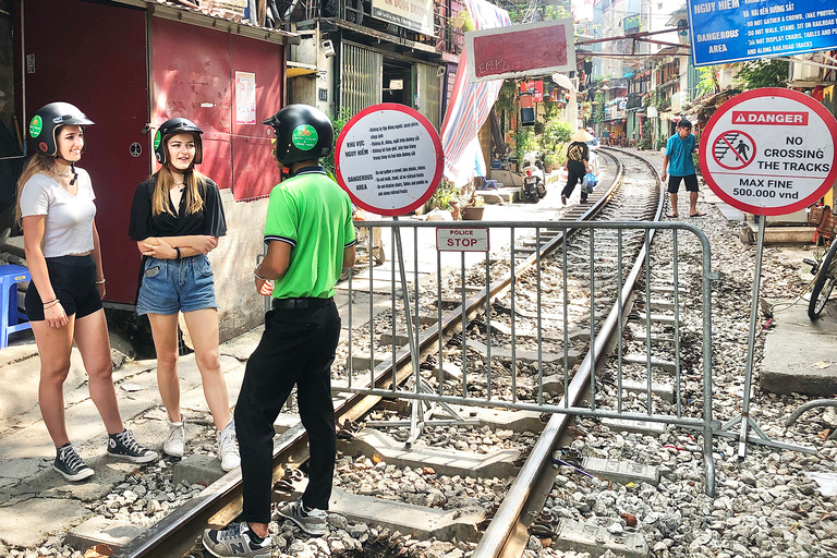 Hanoi 1/2-daagse scootertour met avontuur in de binnenstad1/2-daagse scootertour om de binnenstad van Hanoi te ontdekken