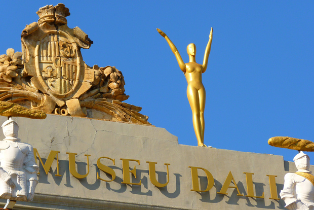 Visita guiada bilíngue pelo Teatro-Museu Dalí