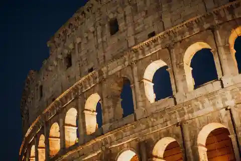 Rom: Kolosseum bei Nacht Tour mit U-Bahn und Arena-Etage
