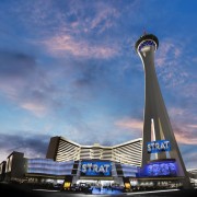 Las Vegas: STRAT Tower - sisäänpääsy jännittäviin ratsastuksiin