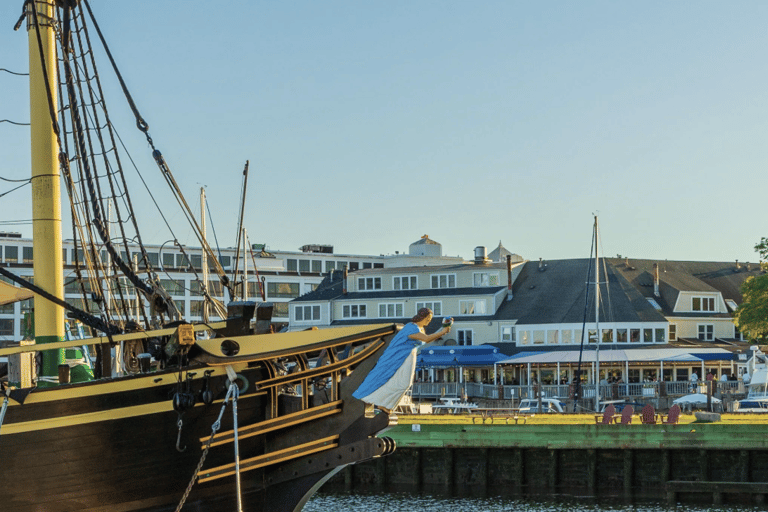Boston by Train to Salem History Tour: Option to Stay & Play