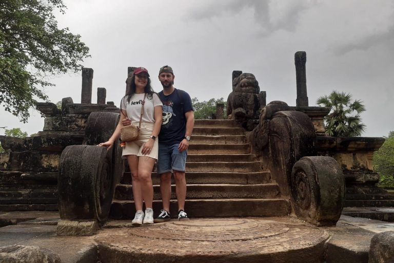 Sri Lanka 6-Day Tour: Ancient Cities, Sigiriya, Kandy & more