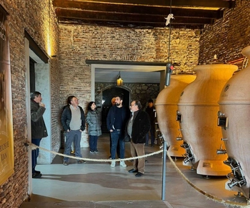 Uruguay’s Oldest Winery Tour with Lunch & Transfer- San Juan