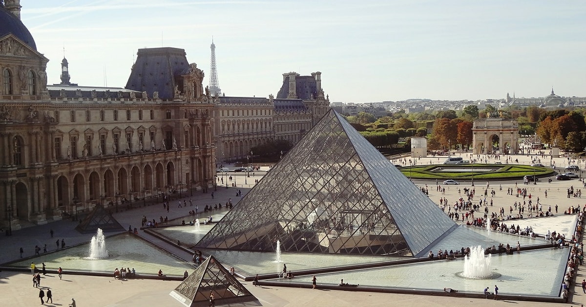 Paris: Walking Tour with Louvre Museum Skip-the-Line Ticket | GetYourGuide