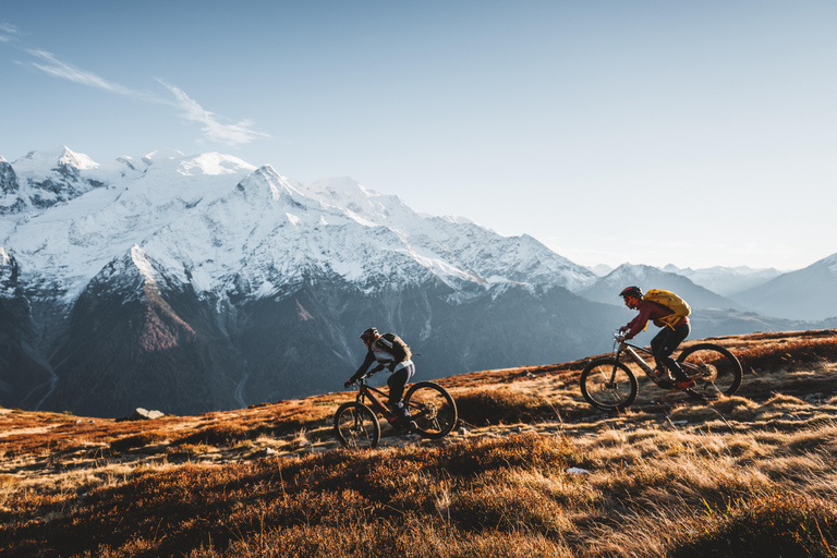 Chamonix, odkrywanie doliny elektrycznym rowerem górskimChamonix, odkrycie doliny na elektrycznym rowerze górskim