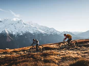 Punto de vista sobre los glaciares de Chamonix en ebike