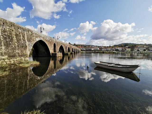 Visit Ponte de Lima & Viana do Castelo All-Inclusive Private Tour in Braga
