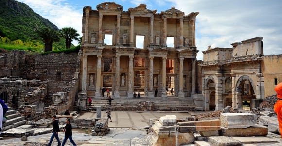 Von Izmir aus: Ganztagestour durch Ephesus mit Mittagessen