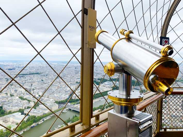 Parigi: accesso al secondo piano o alla sommità della Torre Eiffel