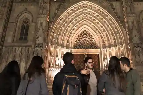 Barcelona: Dzielnica Gotycka nocą - wycieczka piesza z przewodnikiem