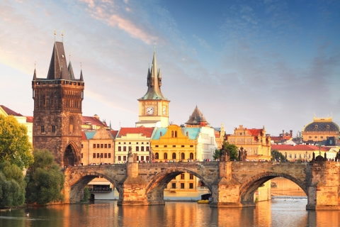 Prague : visite de la vieille ville et du pont CharlesPrague : visite de la vieille ville et du pont Charles avec prise en charge à l'hôtel