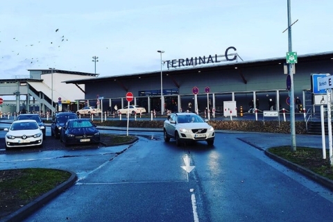 Cracovie : transfert privé à l'aéroport de Berlin Brandenburg (BER)De Cracovie à l'aéroport international de Berlin (BER)