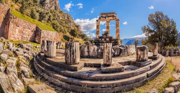 From Athens: Delphi Full Day V.R. Audio Guided Tour