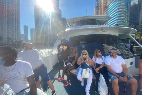 Miami: Biscayne Bay Happy Hour Cruise mit GratisgetränkHappy Hour Kreuzfahrt mit Freigetränk