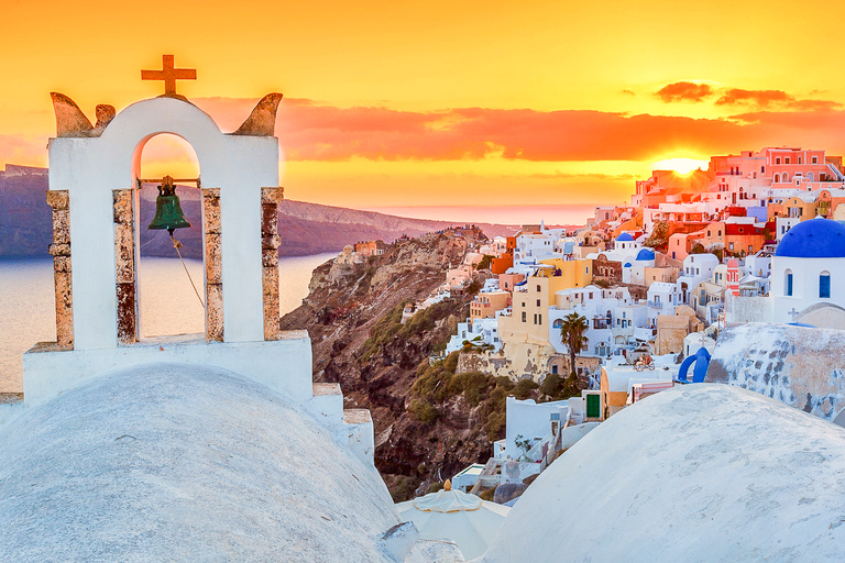 Santorini: Gita di un giorno con i luoghi più belli, degustazione di vini e tramonto a OiaTour di gruppo in inglese