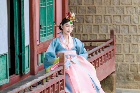 Royal Hanbok Dress-Up & Professional Photoshoot Experience