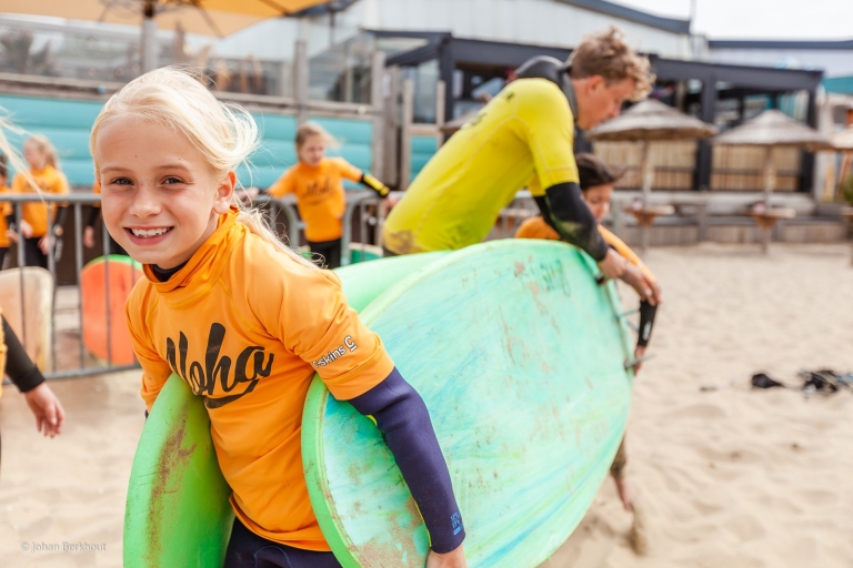 Plage de Scheveningen : expérience de surf de 2 heuresCours de surf privé pour adultes