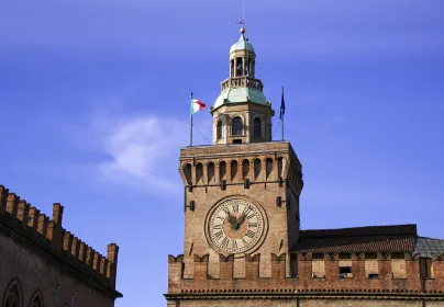 Bologna: Audioguide zum Uhrenturm und Verkostung