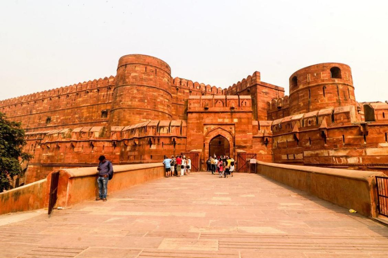 Da Delhi: tour privato di lusso al Taj Mahal e ad Agra + 5★ pranziTour con auto climatizzata, autista, guida turistica e biglietti d&#039;ingresso