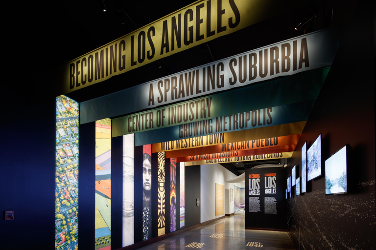 Los Ángeles: entrada al Museo de Historia Natural de LA