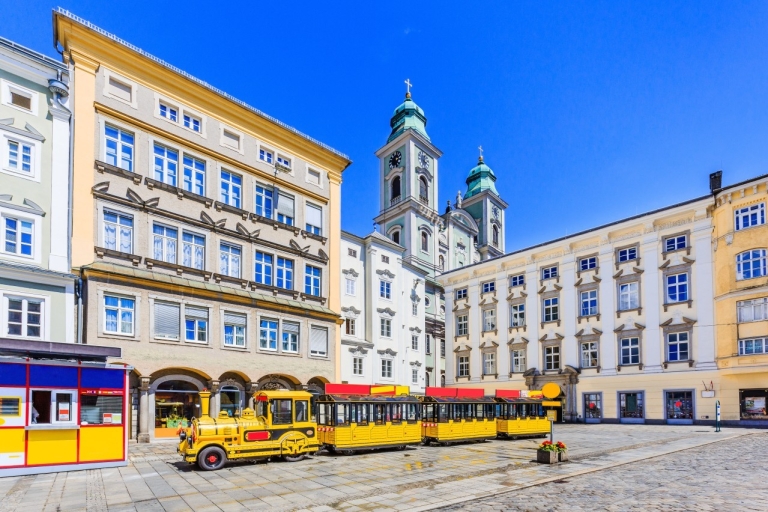 Familietour door de oude binnenstad van Linz, Pöstlingberg en Grottenbahn4 uur: hoogtepunten van de oude stad, Pöstlingbergbahn & Grottenbahn