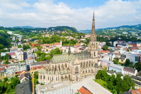 Wandeltocht door de oude binnenstad van Linz met de Pöstlingbergbahn6 uur: oude stad, nieuwe kathedraal, Nordico en Postlingberg