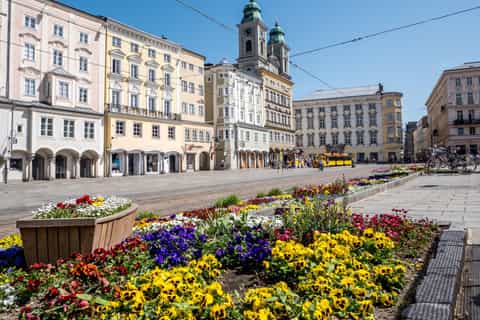Linz: Castle Museum and Old Town Highlights Private Tour