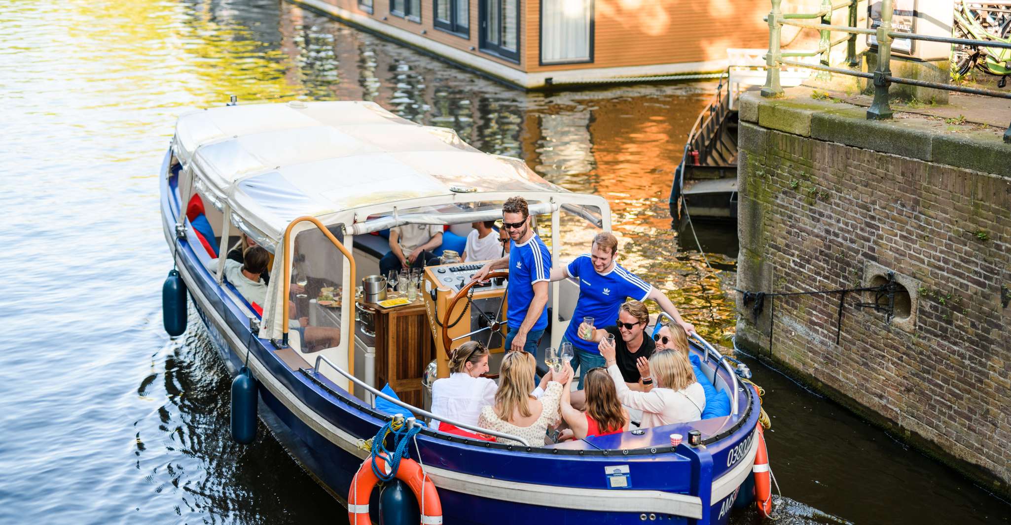 Amsterdam, crucero de alcohol cubierto con bebidas ilimitadas - Hizvo