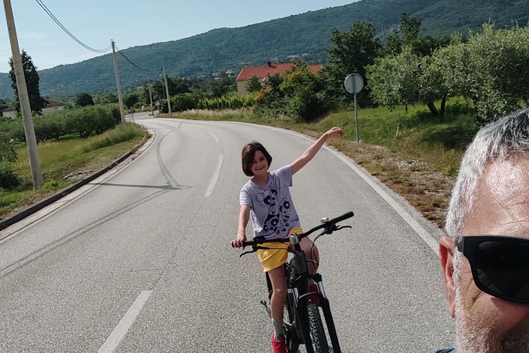 Tour privato guidato in bici elettrica di DubrovnikTour guidato privato in e-bike di Dubrovnik