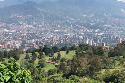 Medellín: Halbtägige private Tour durch die Kolonialstädte