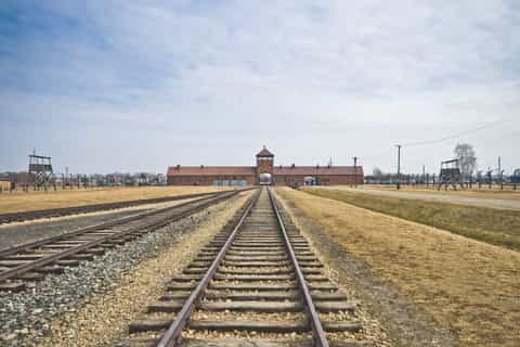 Krakow: Auschwitz-Birkenau & Labyrinth Exhibit Full-Day Tour