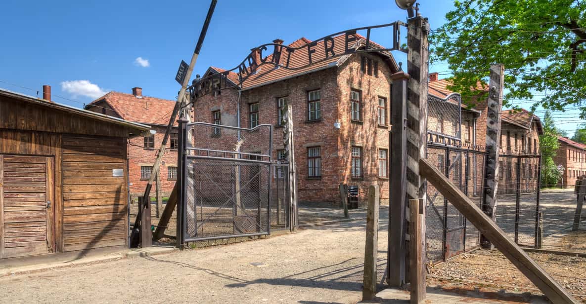 Krakow: Auschwitz-Birkenau & Labyrinth Exhibit Full-Day Tour