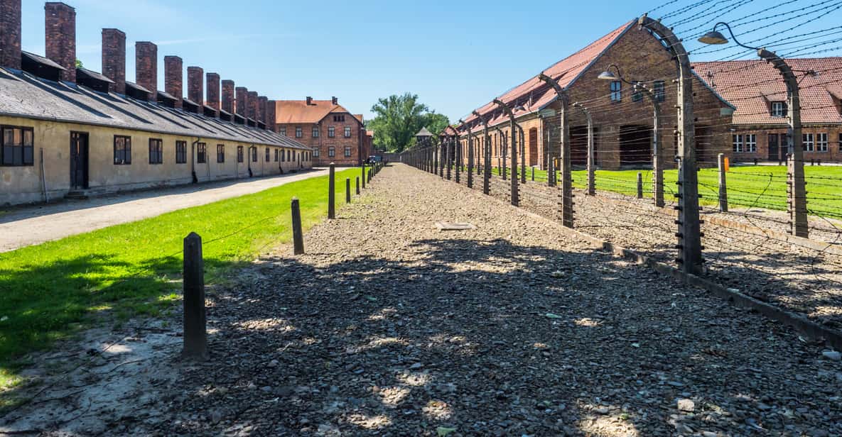 Krakow: Auschwitz-Birkenau & Labyrinth Exhibit Full-Day Tour