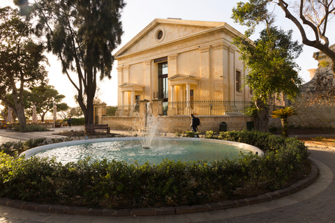 La Valletta: tour gastronomico e culturale a piediLa Valletta: tour a piedi del cibo di strada e della cultura