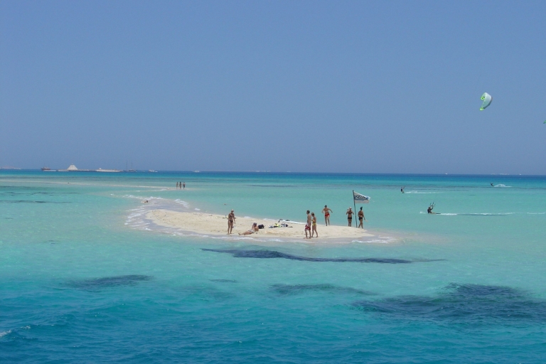 Desde Hurghada: Pirates Premier Sailing Boat Trip