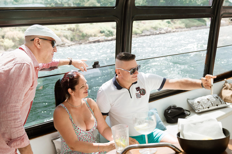 Lisbon Team Building Sunset Cruise – Drinks & Fun on Boat