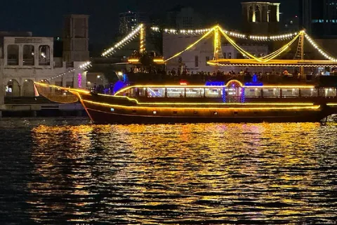 Dubaï : Croisière traditionnelle en boutre sur la crique avec dîner buffet