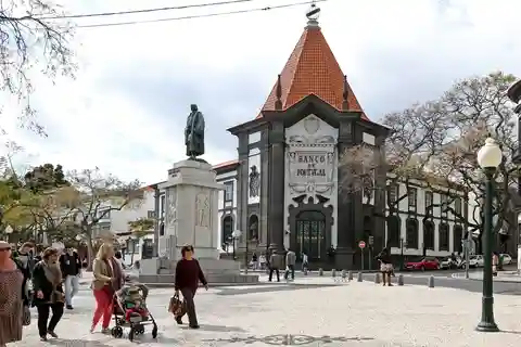 Funchal: Visita guiada privada a pie