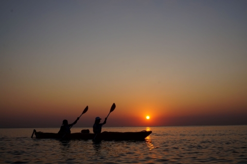Faliraki: experiencia de kayak de mar al amanecer con desayunoExperiencia de kayak de mar al amanecer