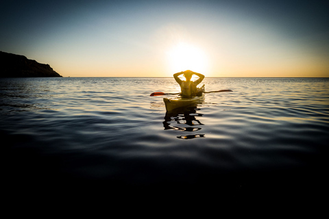 Faliraki: Sunrise Sea Kayak-ervaring met ontbijtZonsopgang kajakken op zee