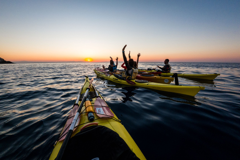 Faliraki: Sunrise Sea Kayak-ervaring met ontbijtZonsopgang kajakken op zee