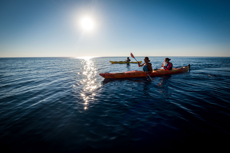 Faliraki: Sunrise Sea Kayak-ervaring met ontbijtZonsopgang kajakken op zee