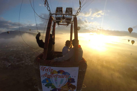 Teotihuacan: Private Romantic Balloon Flight for Couples