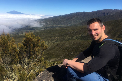 Kilimanjaro: De la meseta de Shira al punto de la Catedral 3872m Día de excursión