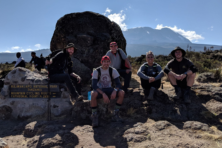 Kilimanjaro: De la meseta de Shira al punto de la Catedral 3872m Día de excursión