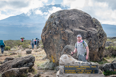 Kilimanjaro: De la meseta de Shira al punto de la Catedral 3872m Día de excursión