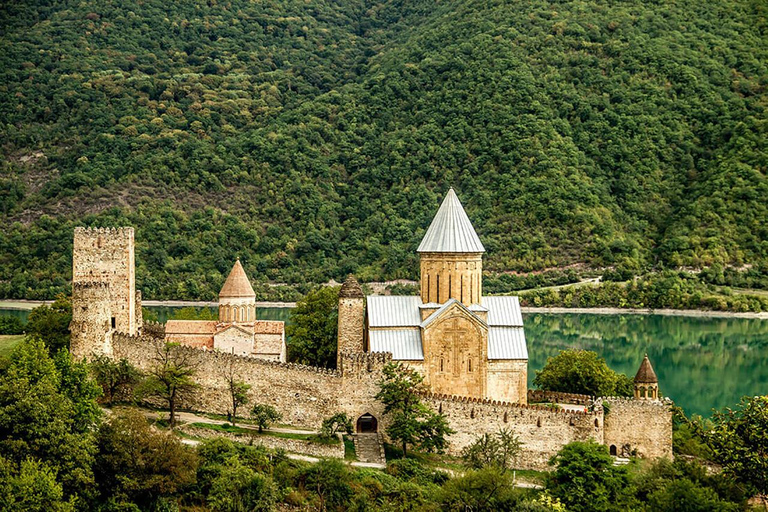 Excursion - Église de Gergeti à Kazbegi, Gudauri et Ananuri