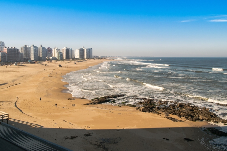 Montevideo: tour privado guiado en camioneta a Punta del Este