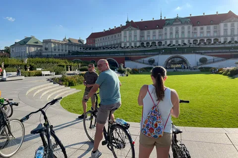 En bici por los lugares más destacados de Varsovia con vistas pintorescas