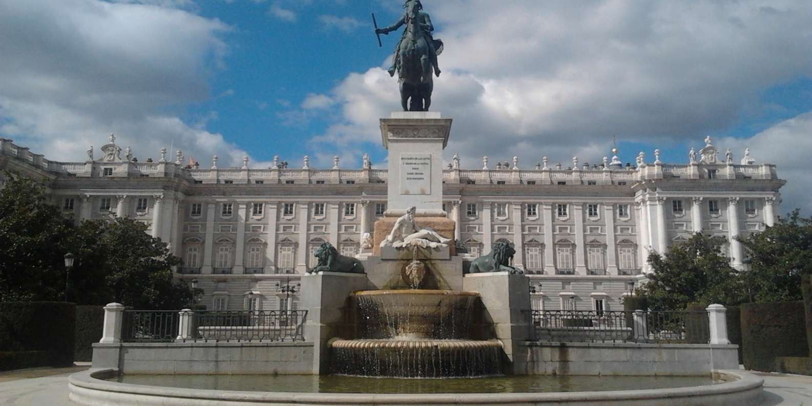 Royal Palace and Cathedral of Almudena Madrid Guided Tour | GetYourGuide